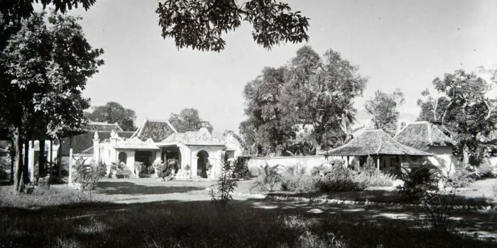 COLLECTIE TROPENMUSEUM De kraton Kasepuhan Cheribon TMnr 60005178
