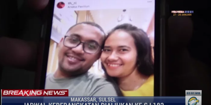 Pegawai PLN Ricko Damanius Mahulette penumpang Sriwijaya Air SJ-182 (Tangkapan layar via Metro TV)