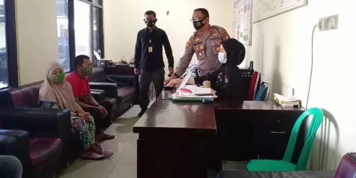 Ibu yang dompetnya dicuri saat berada di Polsek Pahandut Palangka Raya, Kalteng (DOK. Polsek Pahandut)