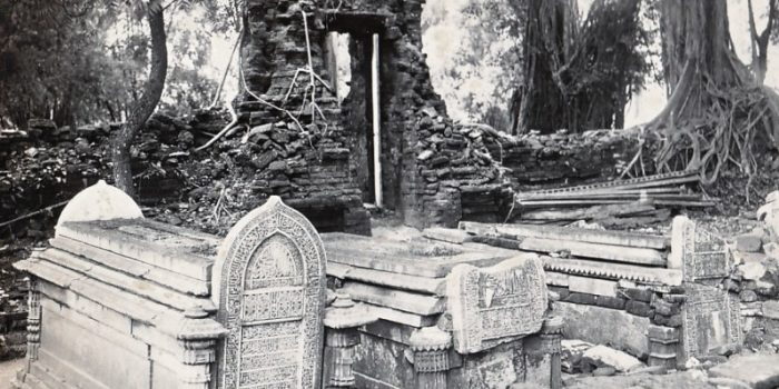 Makam Malik Ibrahim di Gresik (KITLV)