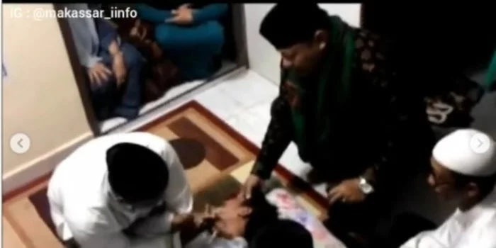 merinding pria meronta ronta kesakitan dan menangis saat rasakan siksa kubur 210225g