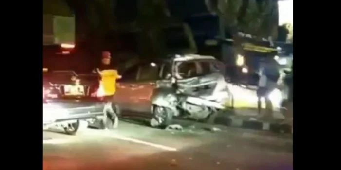 Video Kecelakaan Karambol 10 Mobil di Jalan Ring Road Utara Sleman DIY Foto Tangkap Layar Video Instagram 1616776511