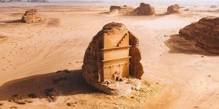qasr alfarid 382