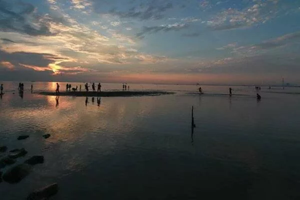 Pantai Kejawanan