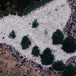 lihat lagi taburan bunga untuk diana disebut lebih banjir dari ratu elizabeth ii 3 169