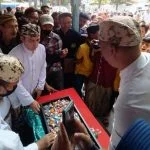 rebo wekasan tawurji di keraton kanoman 21092022