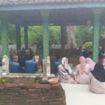 Syekh Tolhah Kali Sapu Cirebon 3.jpg