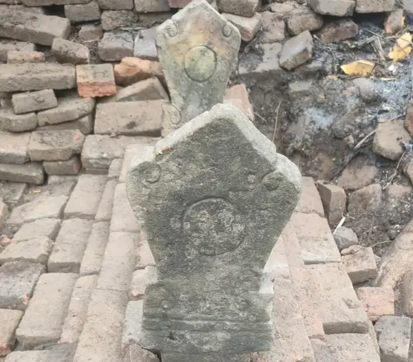 Makam berlambang bulan purnama (purnama sidhi) era Mataram Islam