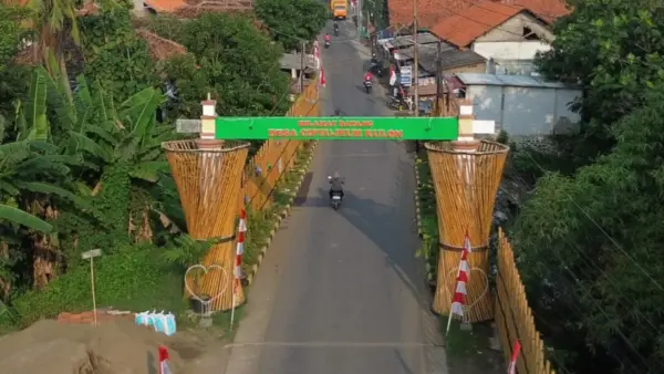 Perjalanan Kabupaten Cirebon Timur dari Prabu Amuk Marugul hingga Kawasan Cultuurstelsel 1830 1 Gapura Desa Cipeujeuh Kulon, Kecamatan Lemahabang.