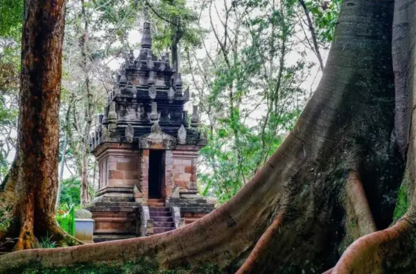 Jejak Kerajaan Sunda di Garut . (Source: Instagram/@hugetfoto)