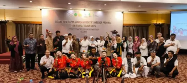 Sebanyak 15 karya budaya asli Kabupaten Cirebon resmi ditetapkan sebagai Warisan Budaya Takbenda (WBTb) Jawa B